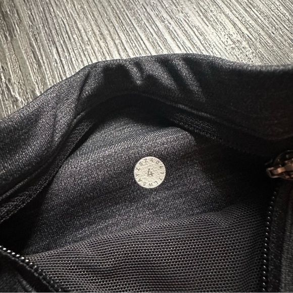 Lululemon Speed Up Tight *Full-On Luxtreme Brushed 28" Sz 4 - Picture 6 of 9